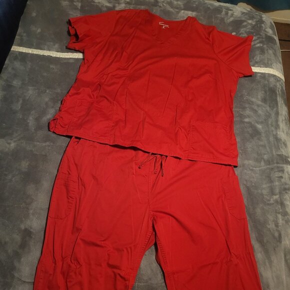 Red Butter Soft scrub set - Picture 1 of 1